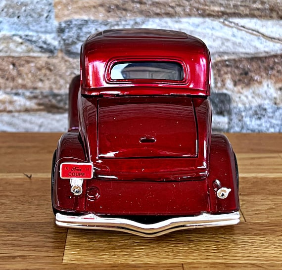 Ford Coupe 1934 | Vintage Model Car | Diecast Car | 1:24 Scale