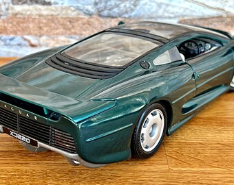 ジャガー XJ220 1992 | ヴィンテージ モデルカー | 1/18 スケール