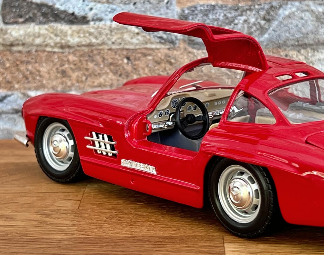 メルセデス・ベンツ・300SL 1/24スケールモデルカー il_1080xN.6167843088_9u60.jpg