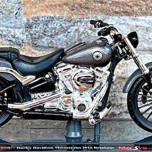 Harley Davidson 2016 Breakout, scale 1/18 Model motorcycle, 1/18 diecast motorcycle, die cast model motorcycle, Harley Diecast