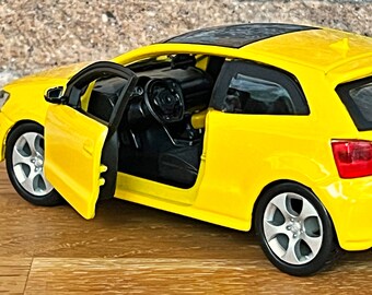 ミニカー Bburago Volkswagen Polo GTI Mark 5 1/32 BBURAGO VW VOLKSWAGEN POLO GTI MARK 5 YELLOW 1:32 DIE CAST