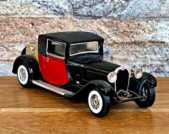 Bugatti Type 44 1928 , Vintage Model car, diecast car, vintage die cast model, 1:38 scale model car, Diecast collection item, Bugatti