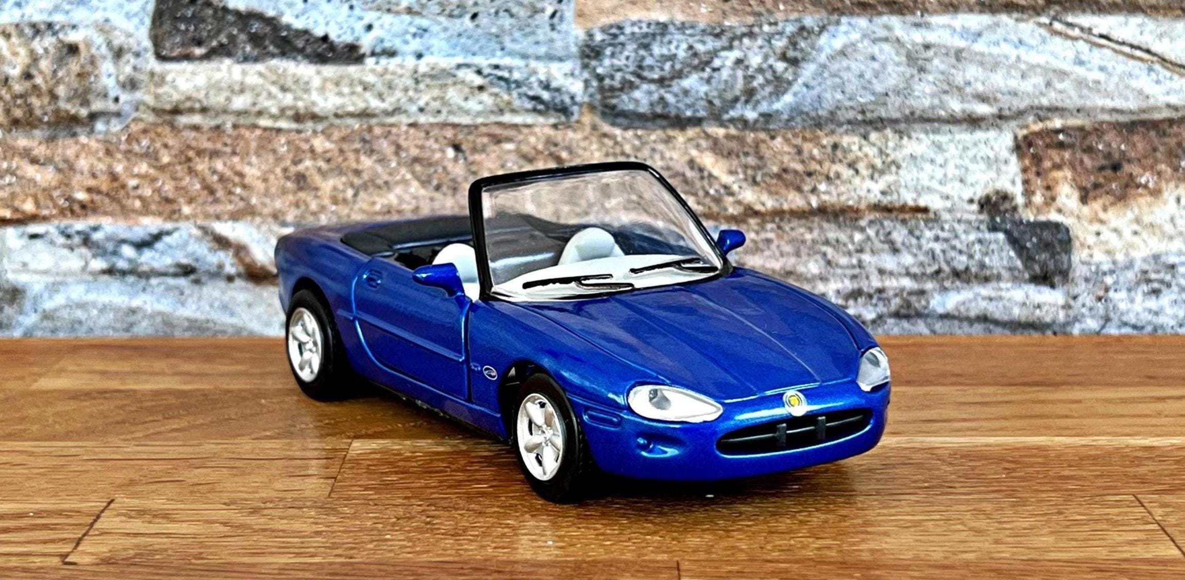 Jaguar XK8 1998 , Model Car, Diecast Car, 1/32 Scale Model Car