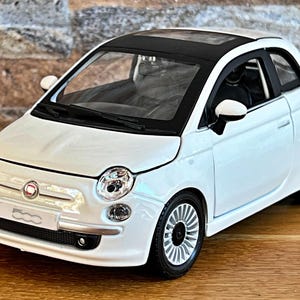 Fiat 500 | Model car | Diecast car | 1/24 scale model car | 1/24 die cast car | collectible item | Die cast model | Car Model | Fiat