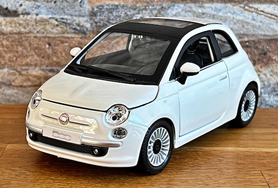Fiat 500 | 1/24 Scale Model Car | Diecast Car | Die Cast Car Model