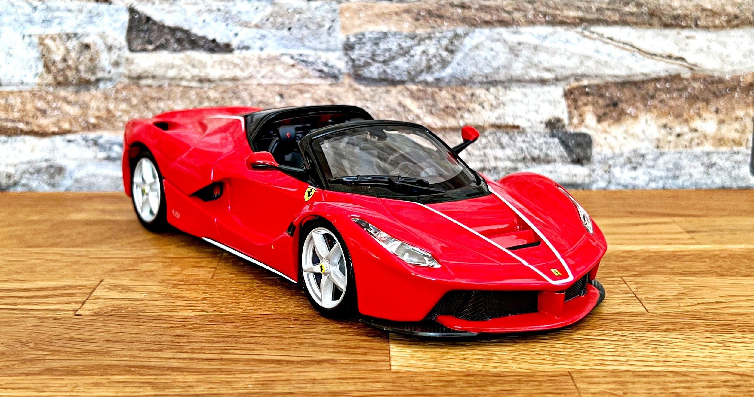 Ferrari Laferrari Aperta | Model Car | Diecast Car | 1/24 Scale