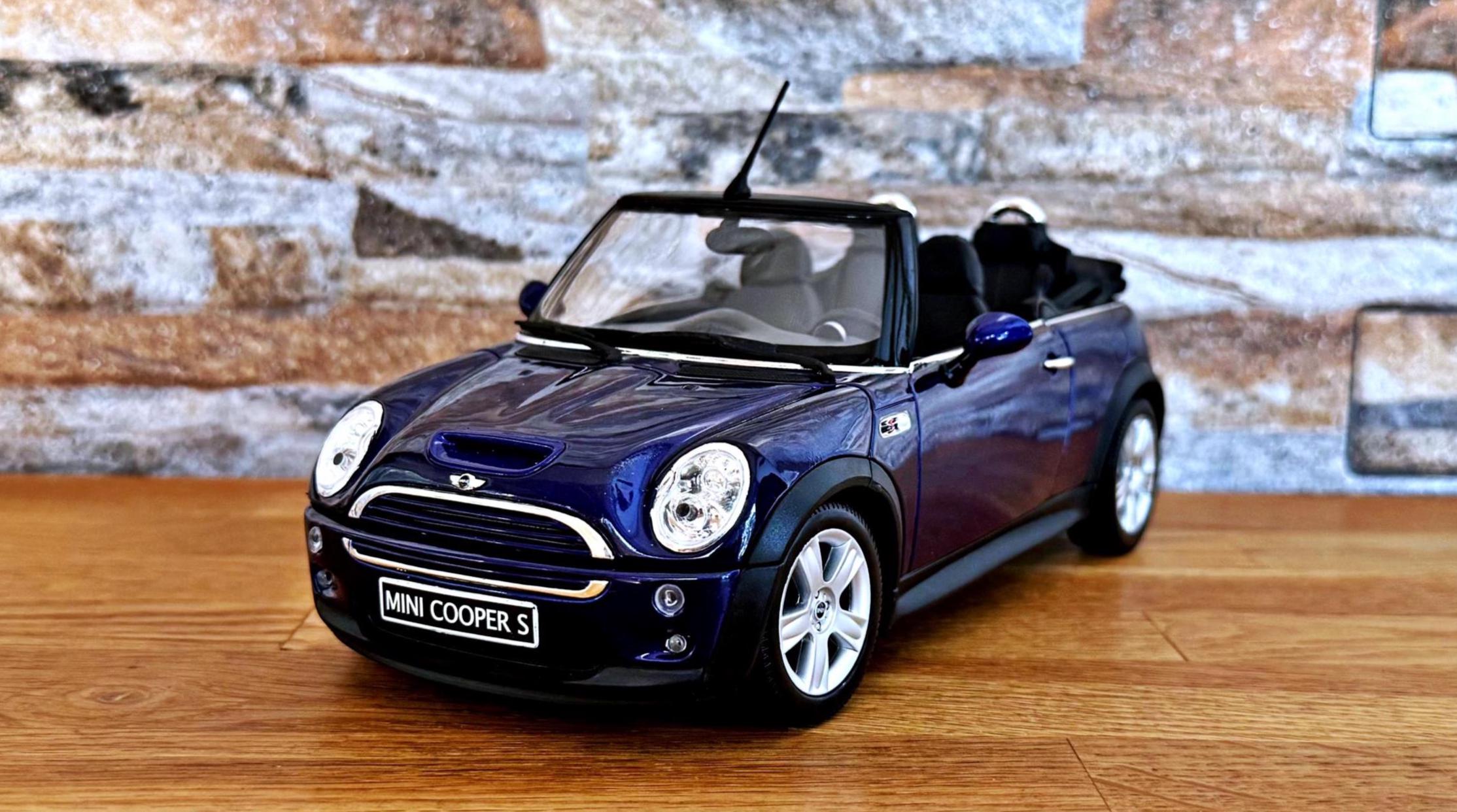 Mini Cooper S Cabrio | 1/18 Diecast Model Car | 1/18 Scale Model