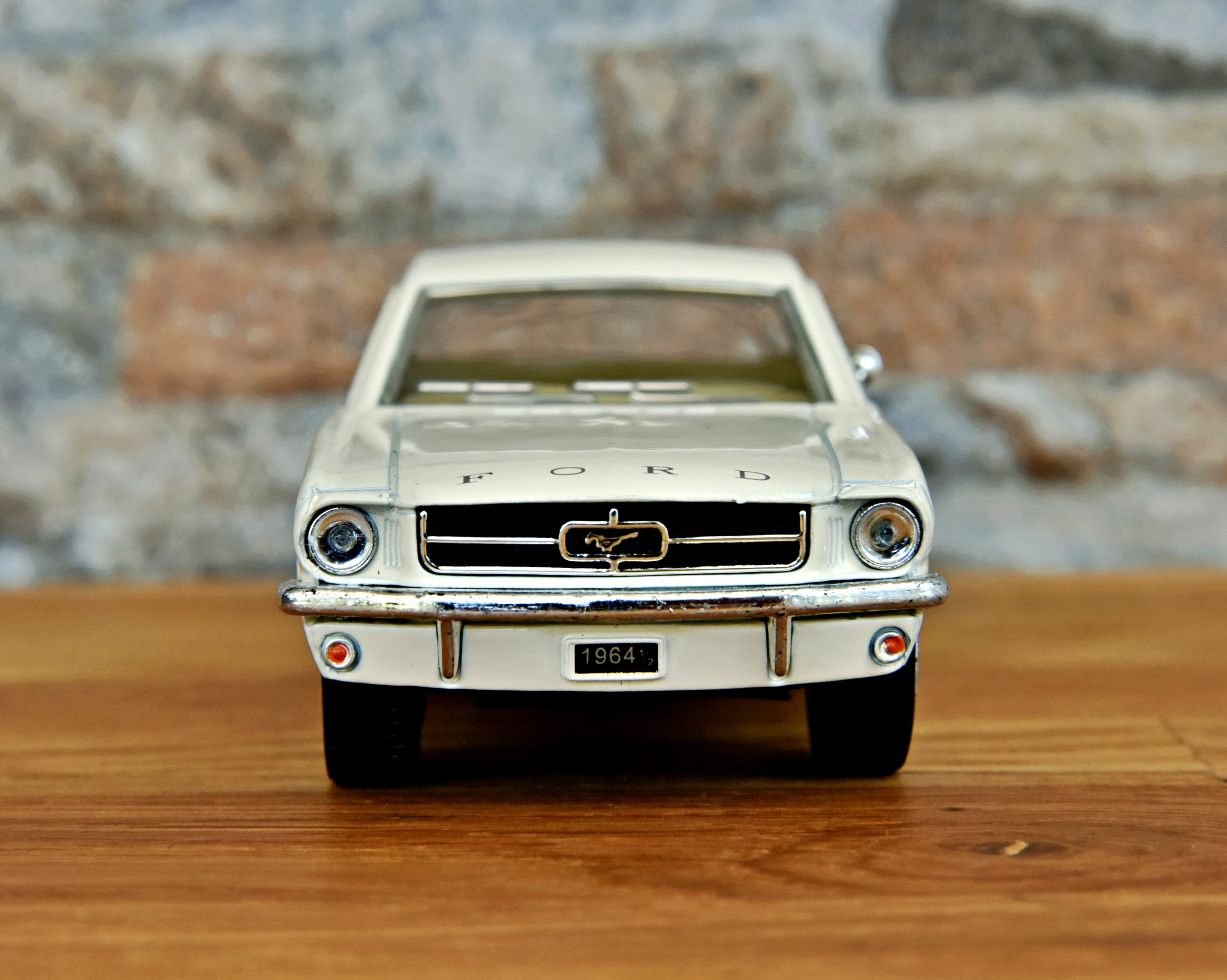 1982 82 Ford MUSTANG Gt Fox Carrozzeria Olio 1:64 1982 82 Ford MUSTANG Gt Fox Carrozzeria Olio 1:64