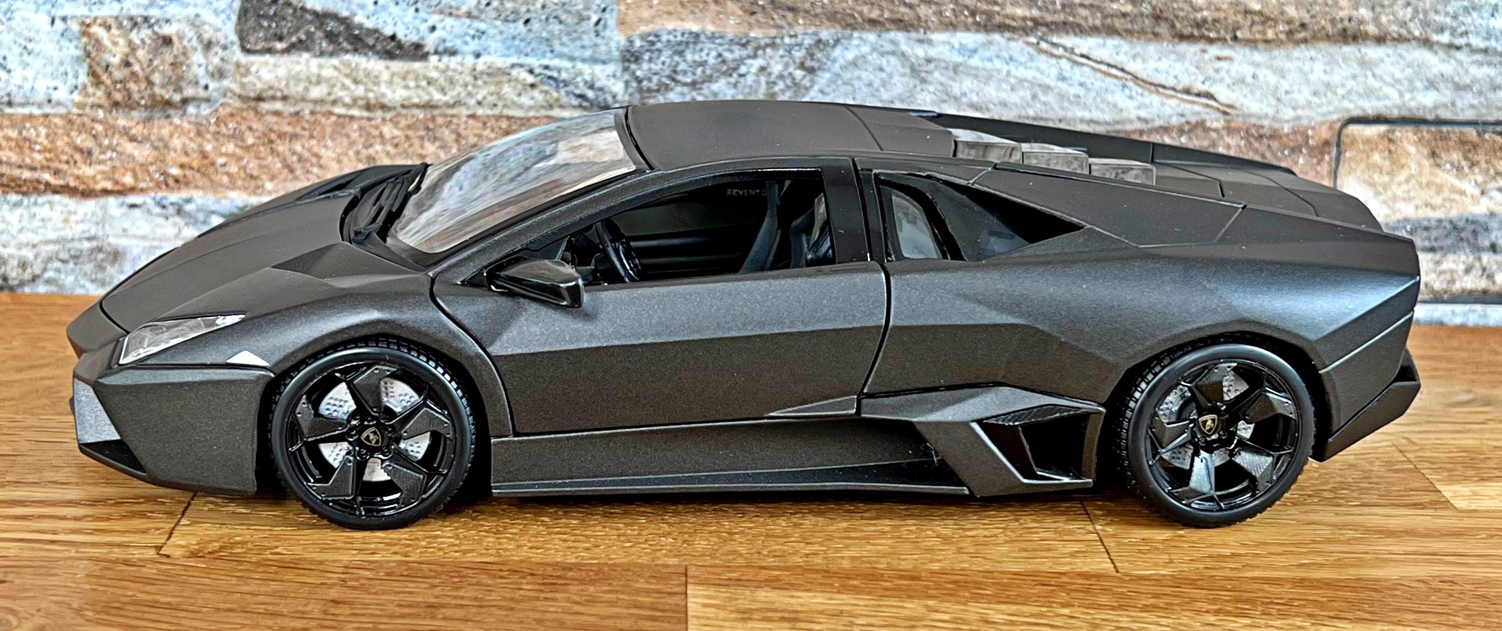 Lamborghini Reventon | Model Car | Diecast Car | 1/18 Scale Model