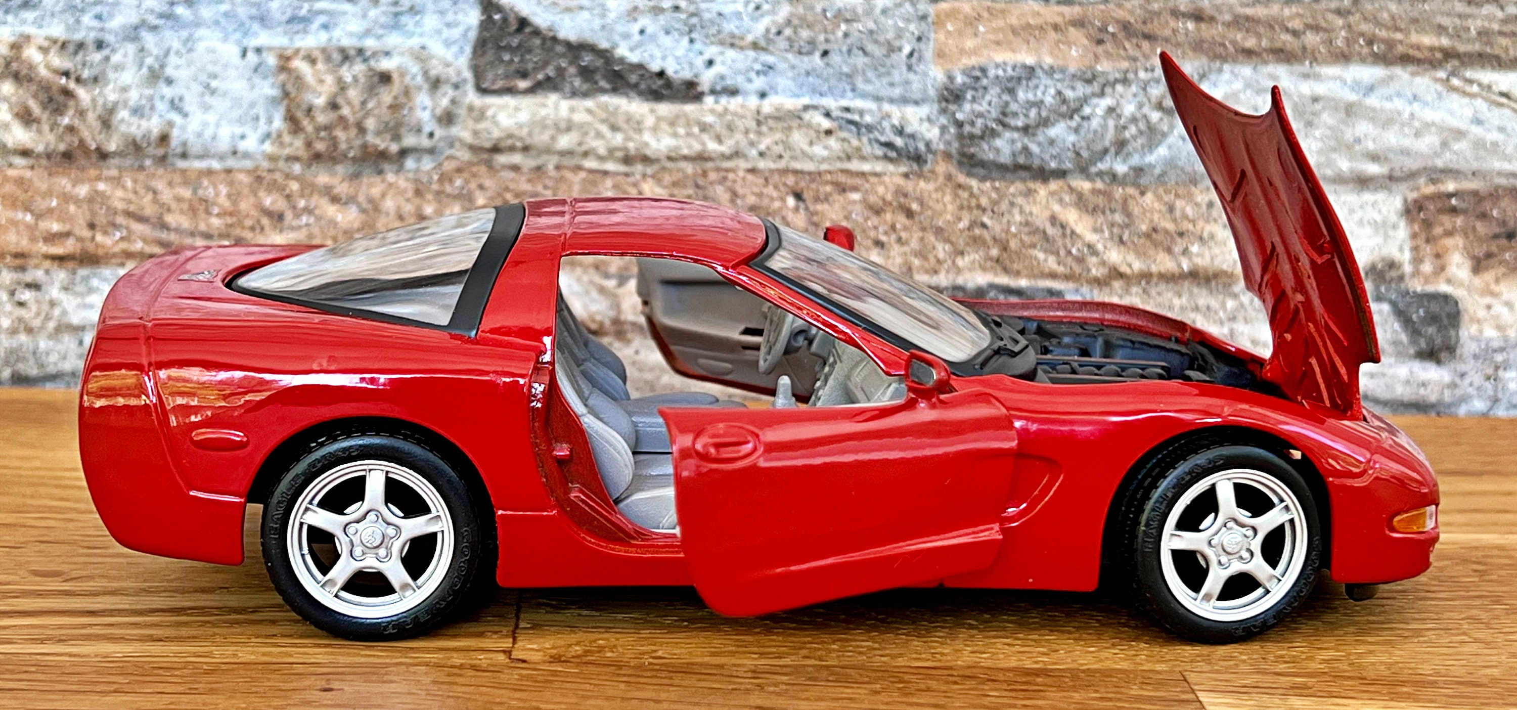 コルベット 1997 | ヴィンテージ モデルカー | 1/24 ダイ