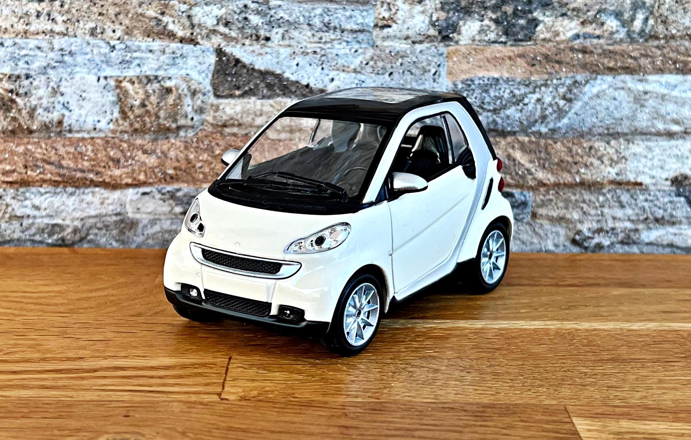 Smart Fortwo | Model Car | Diecast Car | 1:24 Scale Model Car