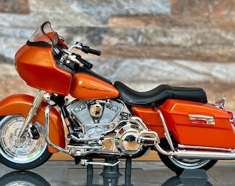 1:18 Harley Davidson Road Glide Diecast Model Collector's Edition