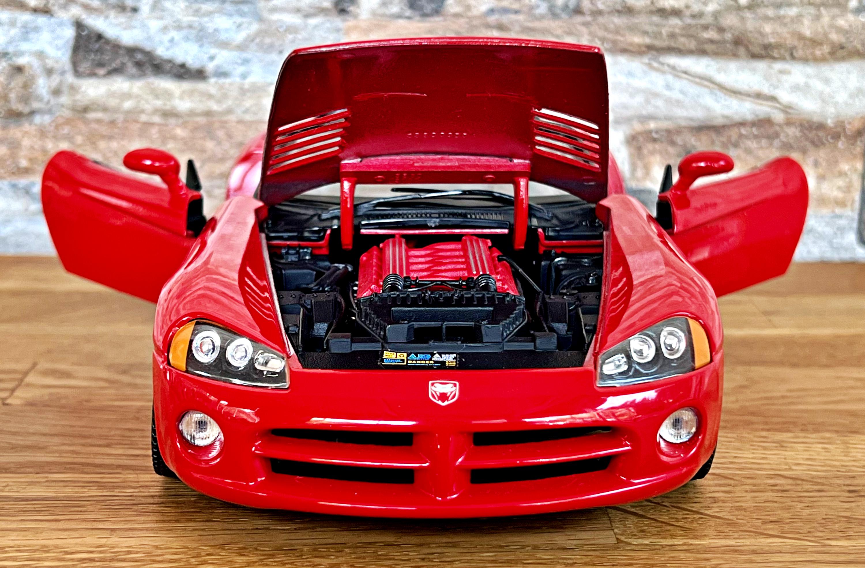 Dodge Viper SRT/10 | Vintage Model Car | Diecast Car | 1/18 Scale