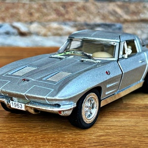 1963 Corvette Stingray , Model car , Diecast car, 1/36 scale model car , vintage model car , car model , Die cast collection, 1960&#39;s