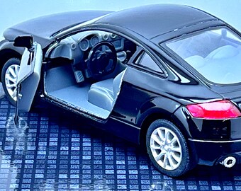 Audi TT Coupé ミニカー ブラック Audi TT Coupé ミニカー ブラック Audi TT Coupe Black 1/24