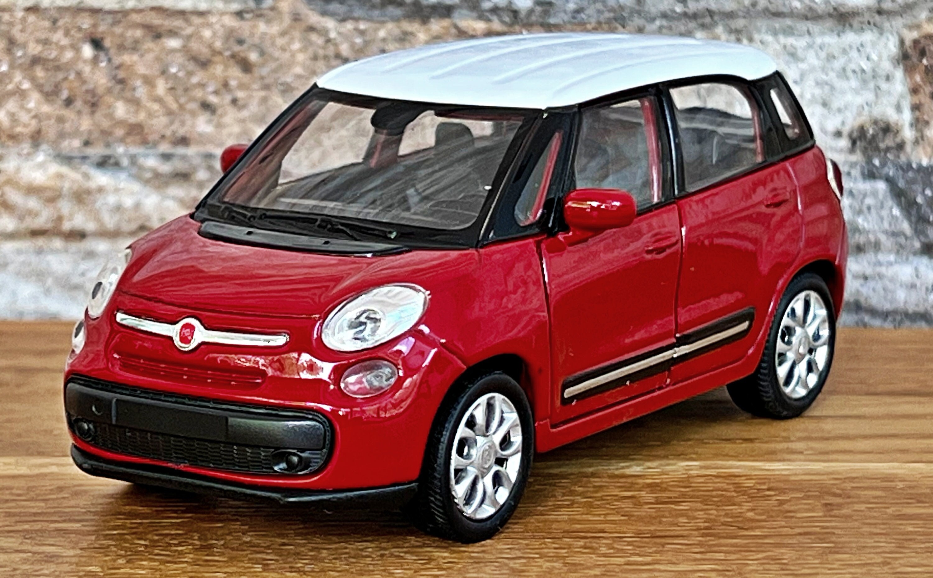 Fiat 500L 2013 Model Car | 1/34 Scale Diecast Car | Scale Model