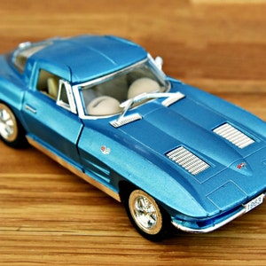 1963 Corvette StingRay, Diecast Model car, 1/36 diecast car, 1/36 scale model car, vintage model car , car model , collection item, 1960&#39;s