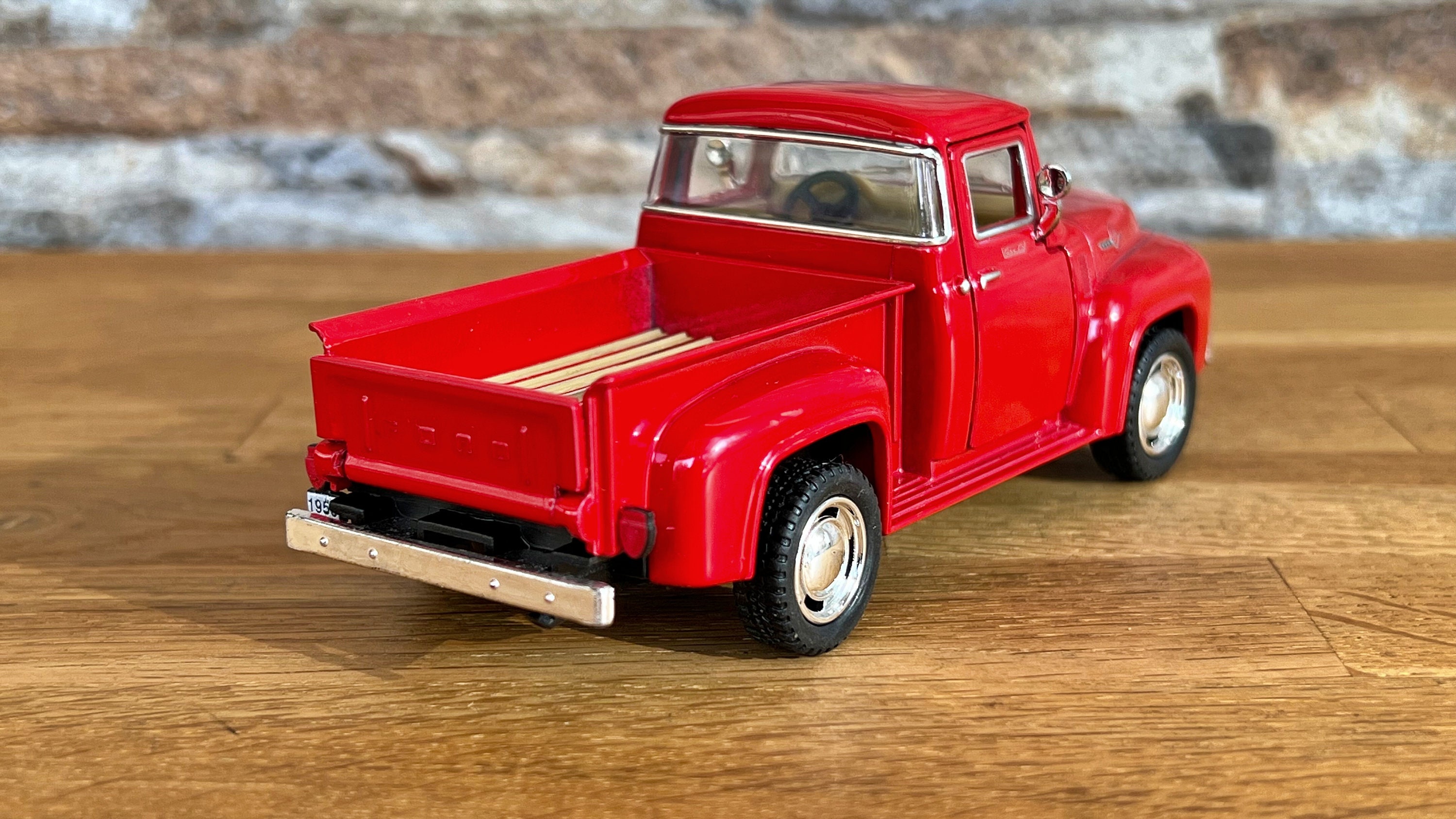 新品未開封　フォード F100 トラック 1/18スケールダイキャストメタル ミニカー 1/18 ACME 1956 フォード・F-100 ピックアップトラック 白