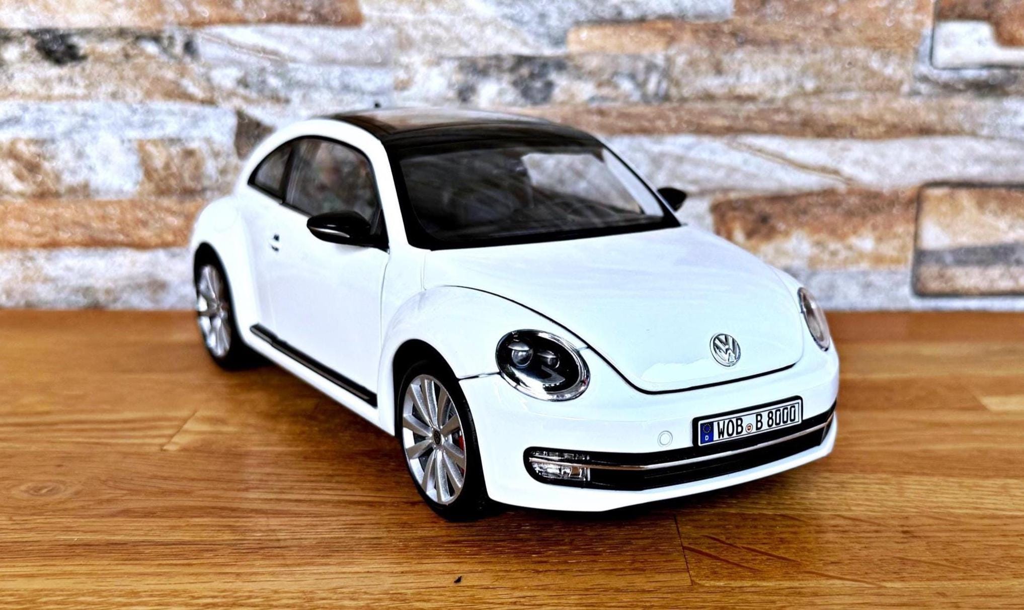 beetle 2003 Volkswagen Beetle with 18x8.5 35 Alzor 081 and 225/40R18