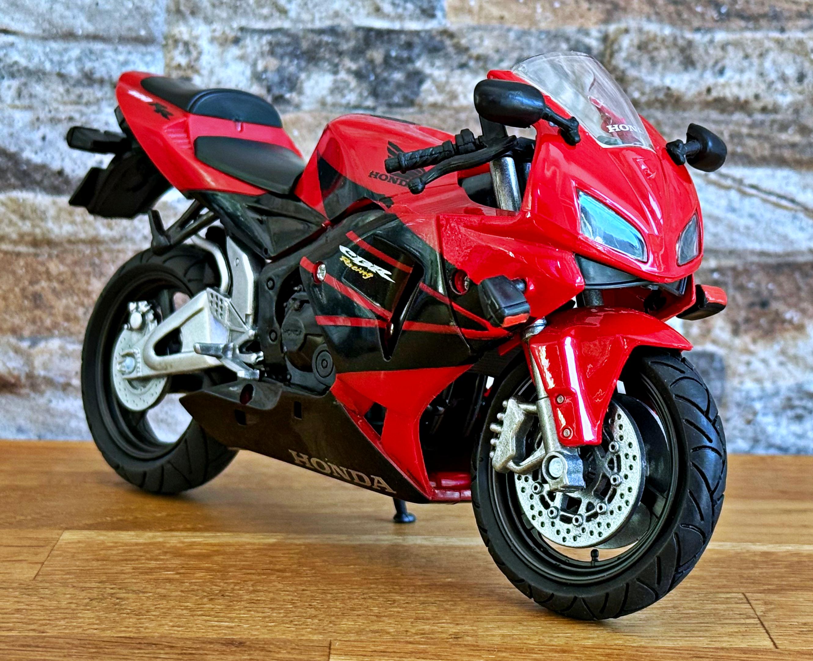 オートバイ・バイク 1:12 HONDA CBR600 DIE-CAST Honda CBR600R, 1/12 Scale Model Motorcycle , 1/12 Diecast
