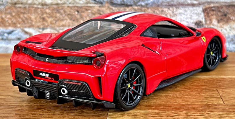 Ferrari 488 Pista | 1/24 Scale Model Car | 1:24 Diecast Car Model | 1/ ...