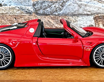 ポルシェ 918 スパイダー | 1/24スケール モデルカー | ダイキャスト