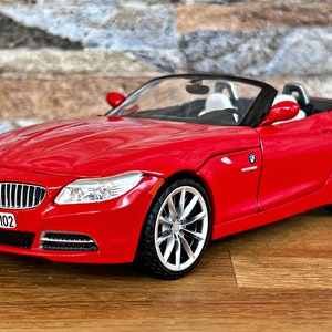 BMW Z4 Roadster 2010 | Model car | 1:24 diecast car | 1/24 scale model car | Metal car model | 1/24 item | Diecast collection item | BMW