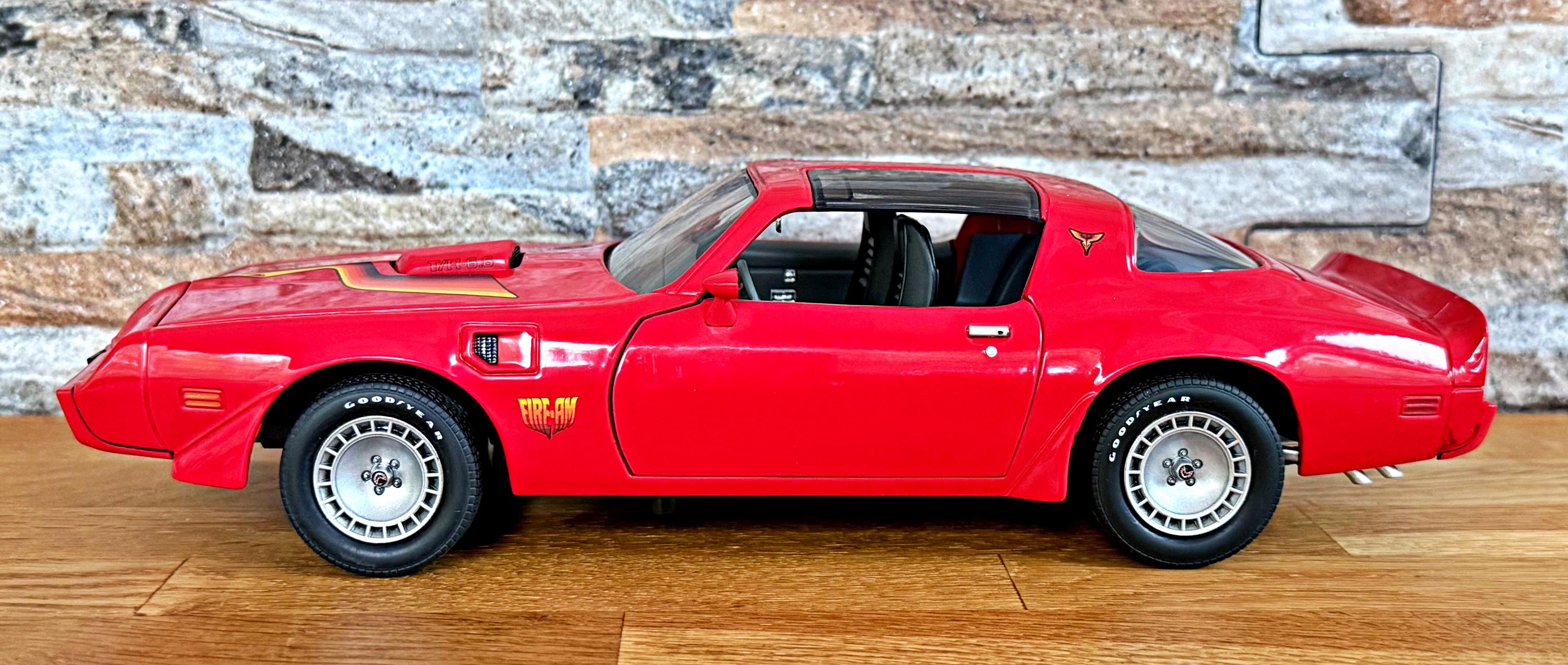 Pontiac Firebird T/A 1979 | 1/18 Scale Model Car | Diecast Car