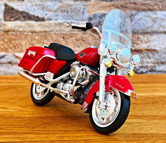 Harley Davidson 1999 FLHR Road King, Scale 1/18 Model Motorcycle