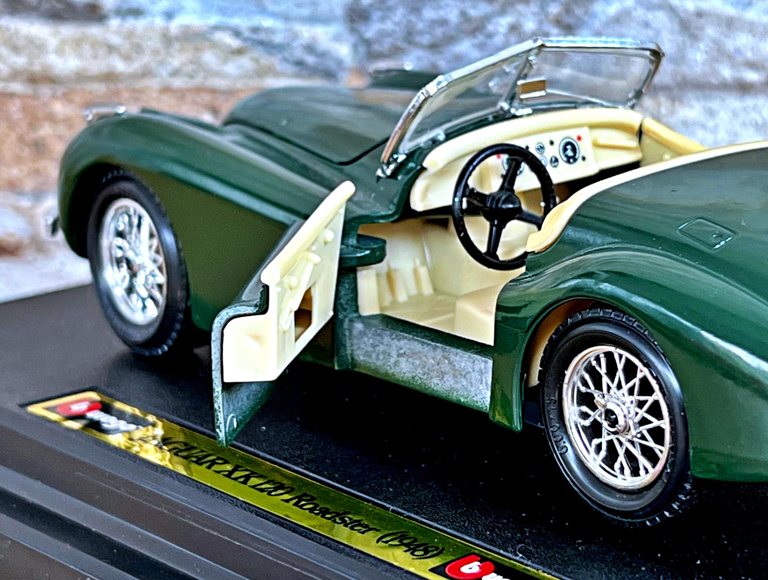 Jaguar XK120 Roadster 1948 | Vintage Model Car | Scale 1/24
