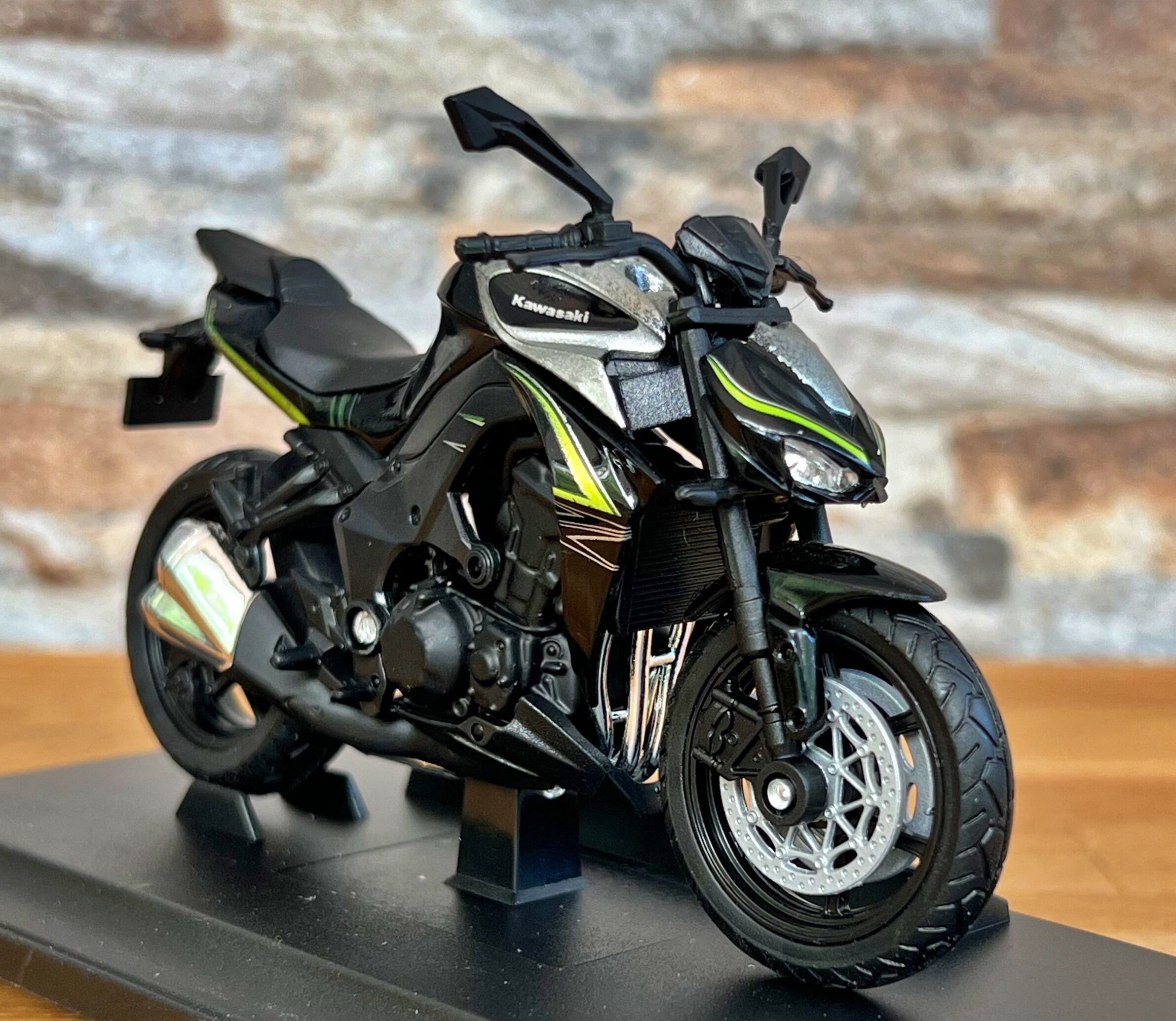 Kawasaki Z1000 R 2017 | Scale 1/18 Diecast Model Motorcycle |1/18