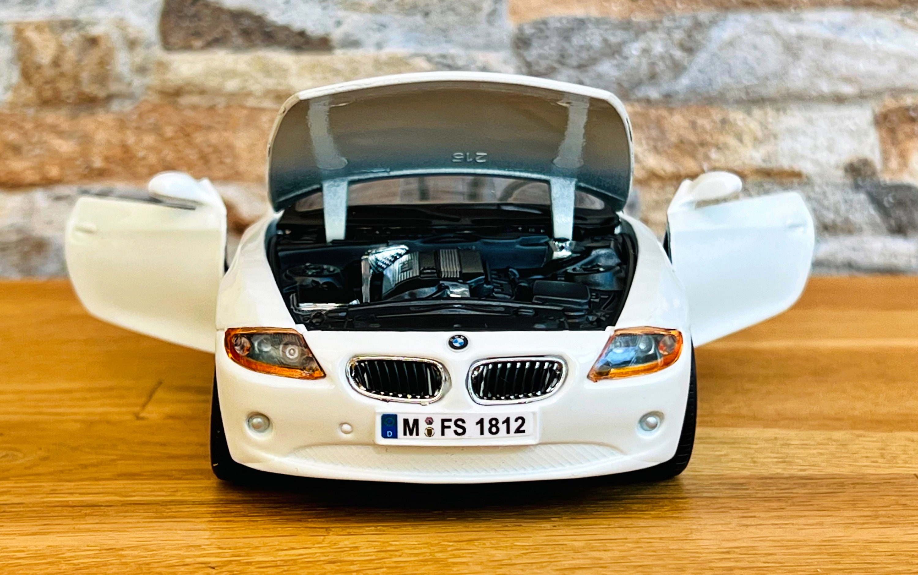 BMW Z4 | 1:24 Diecast Car | 1/24 Scale Model Car | Metal Car Model