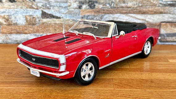 シボレー カマロ SS 396 1967 | 1/18スケール モデルカー | ダイ