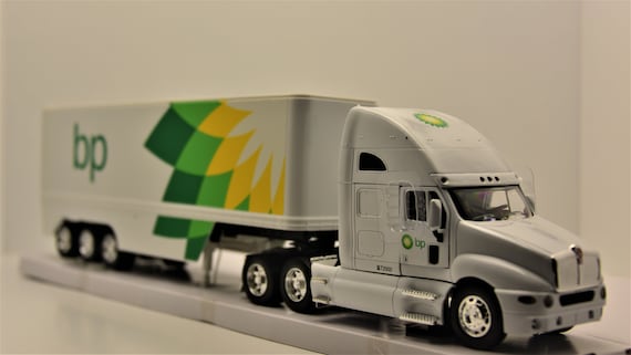 Kenworth T2000 Truck, Diecast Model Truck, 1/32 Scale Diecast