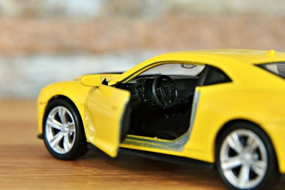 シボレー カマロ ZL1、スケール 1/36 モデルカー、コレクションカー