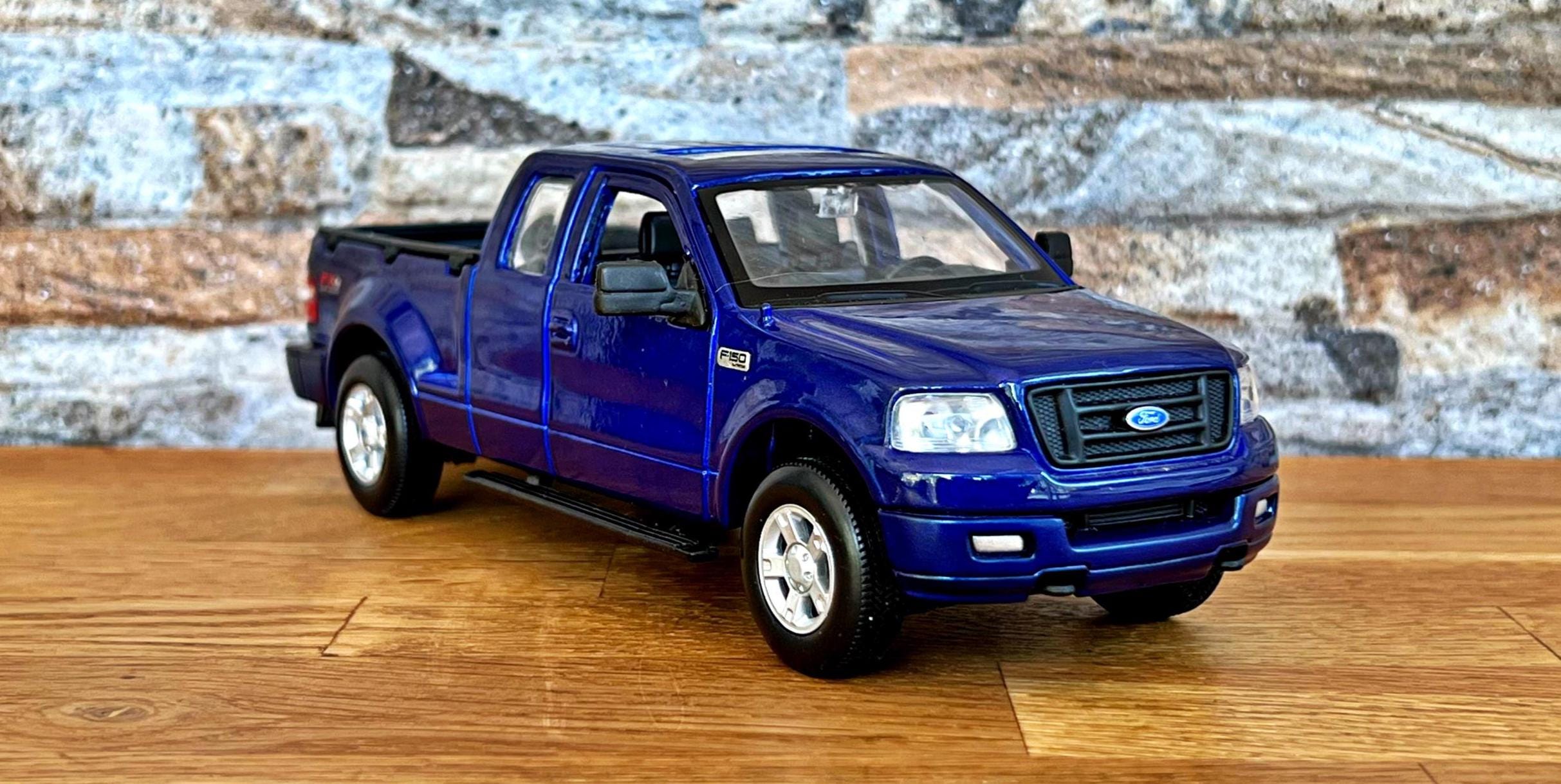 Ford F-150 FX4 2004 | Model Car | Diecast Truck | 1/31 Scale Model