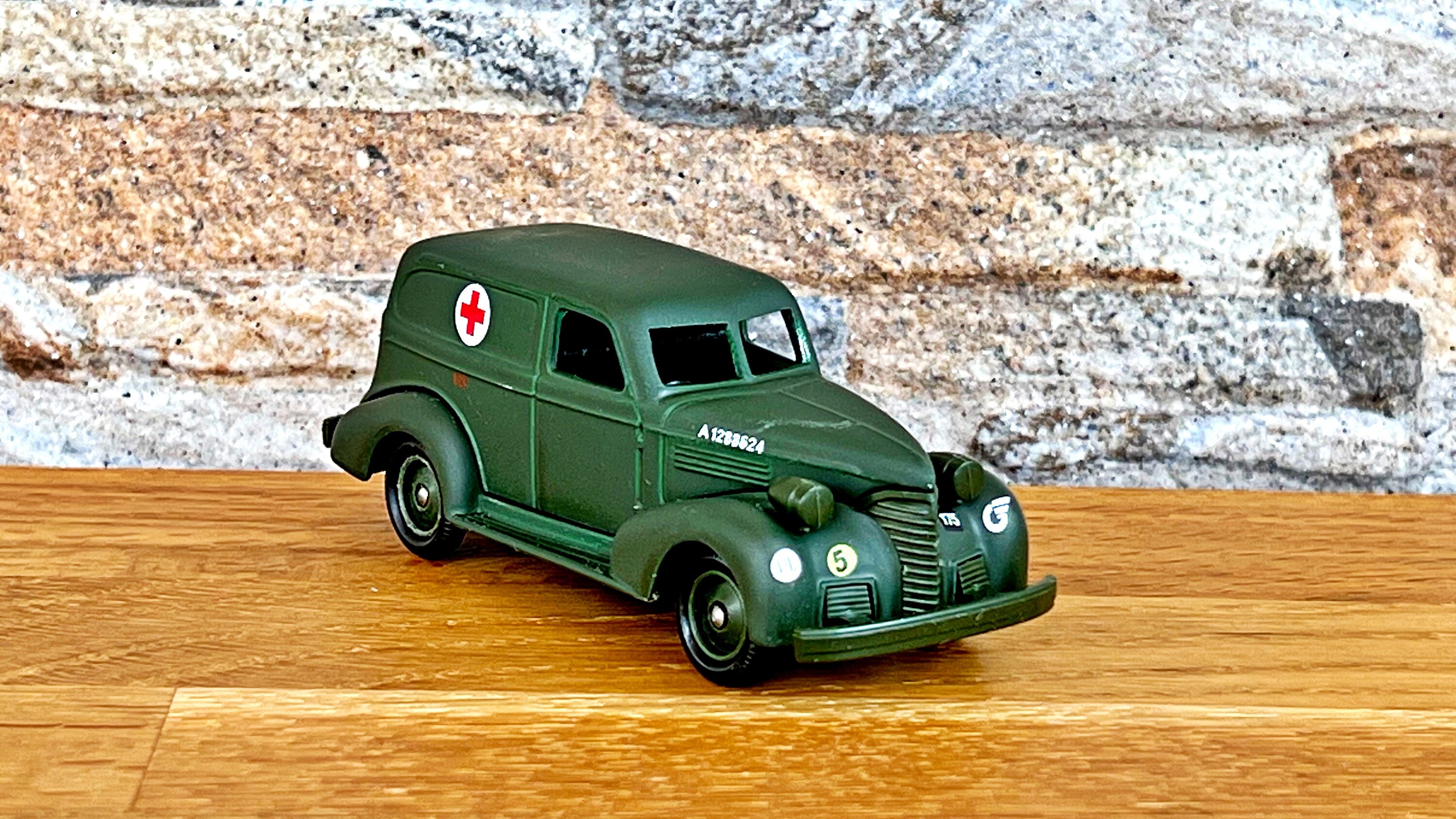 The Phoenix Mint: 1937 Studebaker Ambulanza Militare Scala 1/43 - Foto 4
