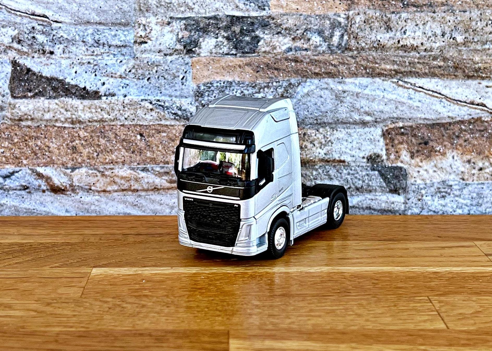 Volvo FH | Diecast Car | Model Car | 1/64 Scale Model Truck | Die