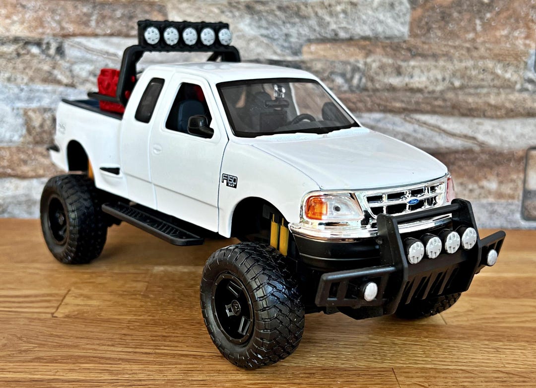 ミニカー FORD F150 Flareside Ford F-150 Flareside Supercab DieCast LowRider PURPLE w/Bk