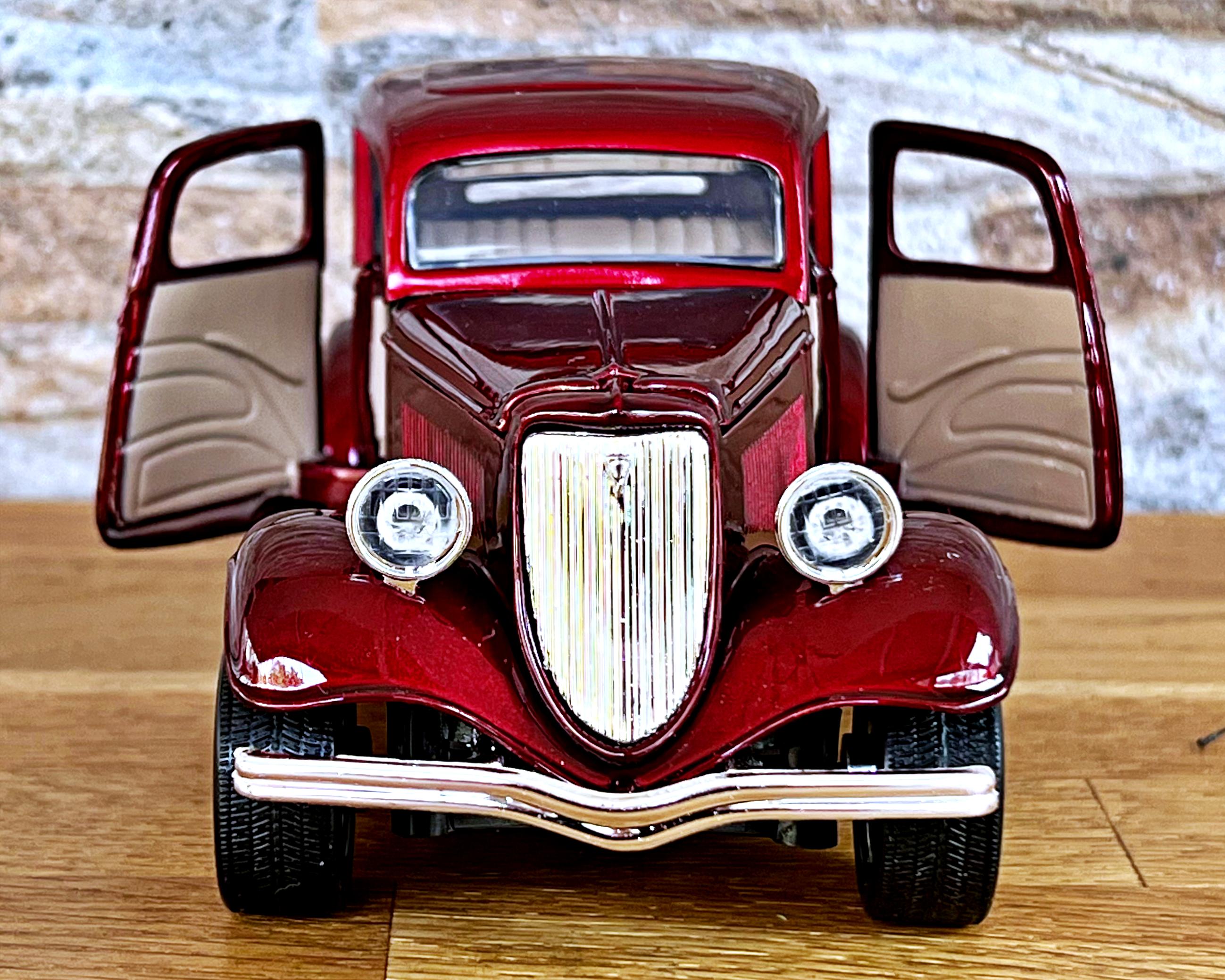 Ford Coupe 1934 | Vintage Model Car | Diecast Car | 1:24 Scale