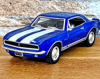 Chevrolet Camaro Z28 1967 | Model samochodu odlewanego ciśnieniowo | Model samochodu w skali 1/37 | Model samochodu zabytkowego | Samochód odlewany ciśnieniowo | Przedmiot kolekcjonerski | Camaro | Lata 60.