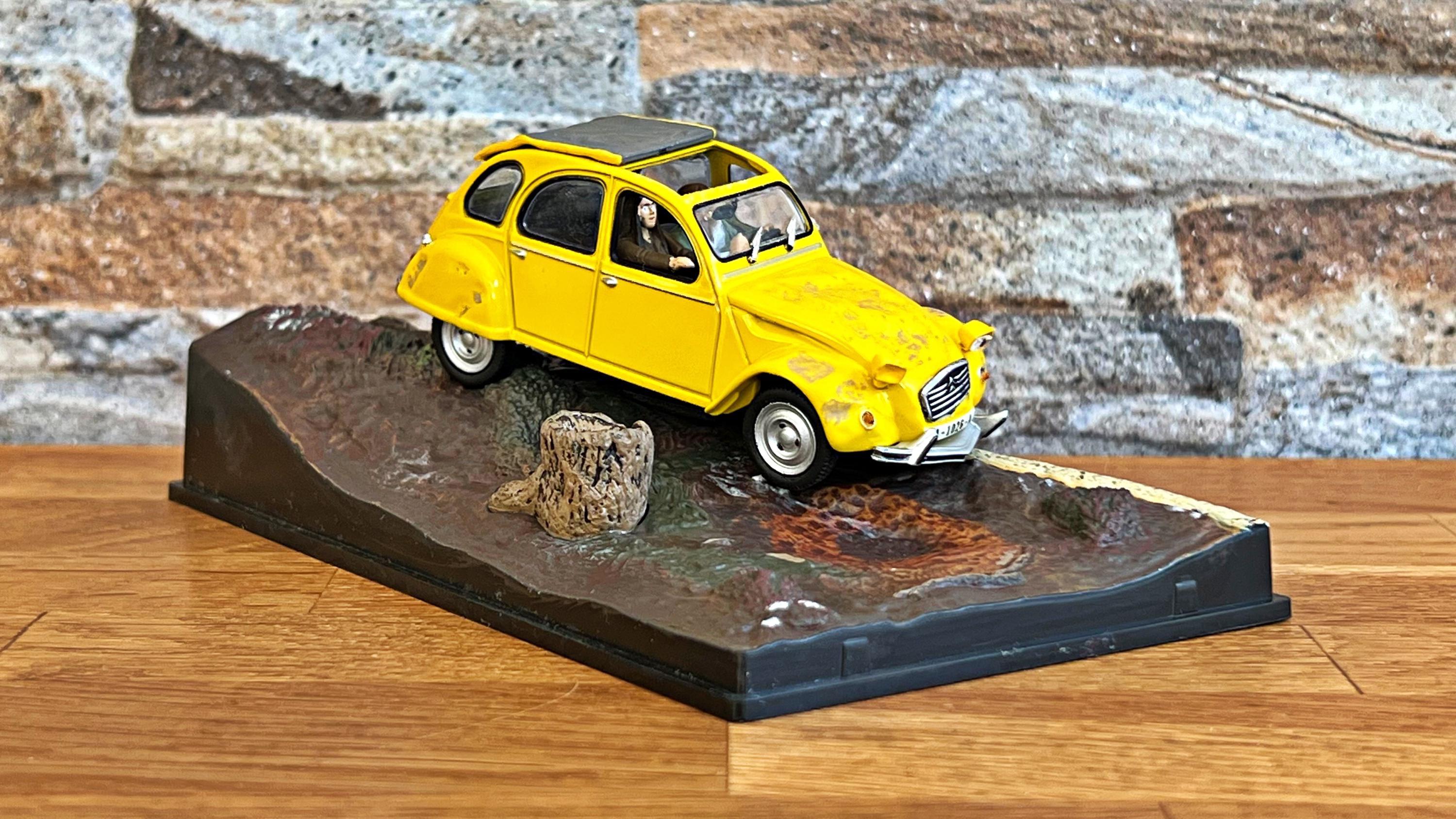 007 シトロエン2cv(1/43スケール)　ミニカーコレクション Citroen 2CV, 007 James Bond Collection, Vintage Diecast Car, Scale