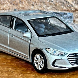 Hyundai Elantra , modèle de voiture, échelle 1/36 modèle de voiture, 1/36 voiture moulée sous pression, objet de collection, Hyundai Diecast, Modèle de voiture image 2