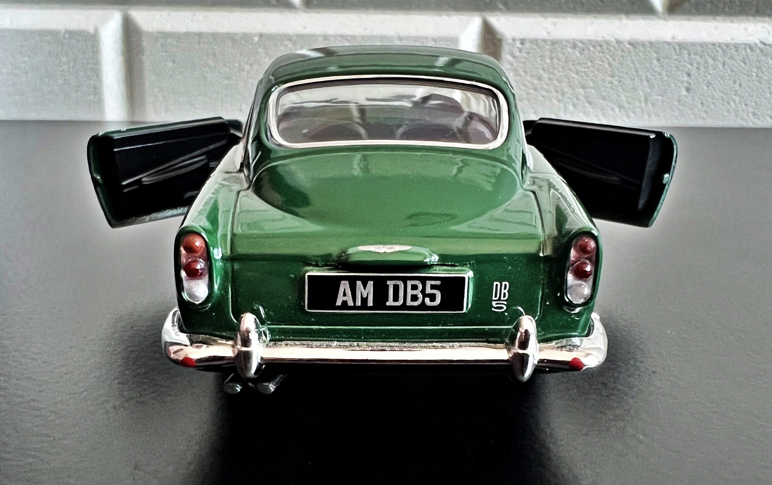 Aston Martin DB5 1963 | Model Car | Diecast Car | 1/38 Scale Aston Martin DB5 1963 | Model Car | Diecast Car | 1/38 Scale