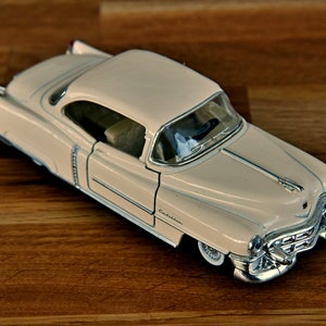 Cadillac 1953 Series 62 | Model car | Diecast car | 1/43 scale model car | vintage model car | car model | Collection item | 1950&#39;s
