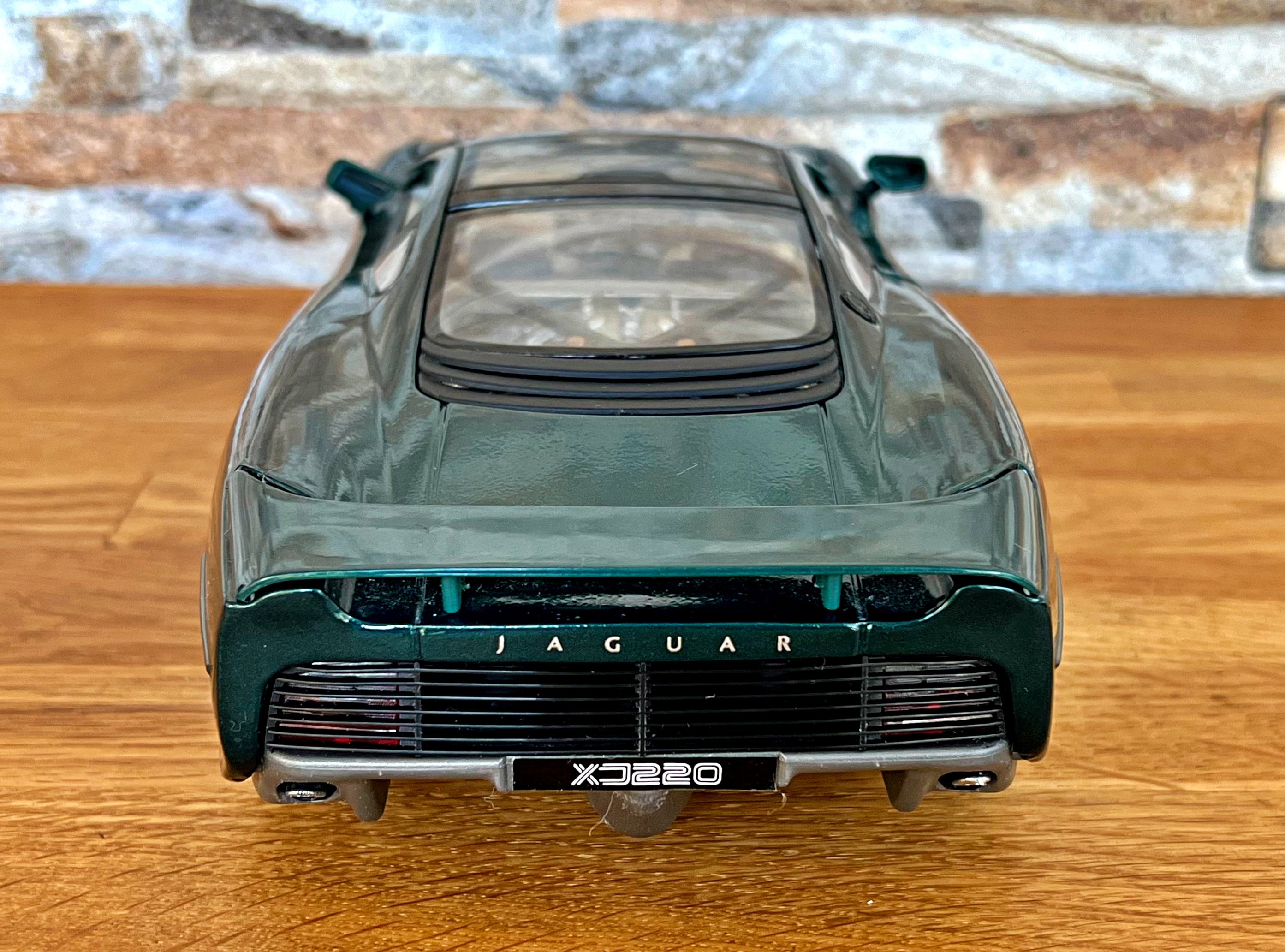 Jaguarジャガー XJ220 blue 1/18 ミニカー Maisto 1992 Jaguar XJ 220 1:18 Scale Diecast Model Car Broken