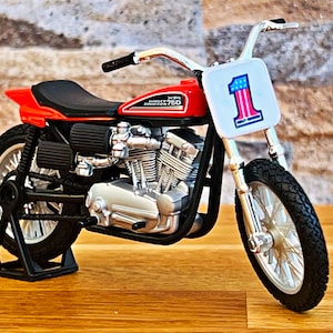 Harley Davidson XR 750, scale 1/18 Model motorcycle, 1/18 diecast motorcycle, die cast model motorcycle, Harley Racing Bike
