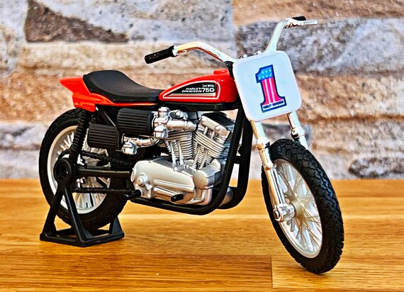 ハーレーダビッドソン XR 750、スケール 1/18 モデルバイク、1/18 ダイ