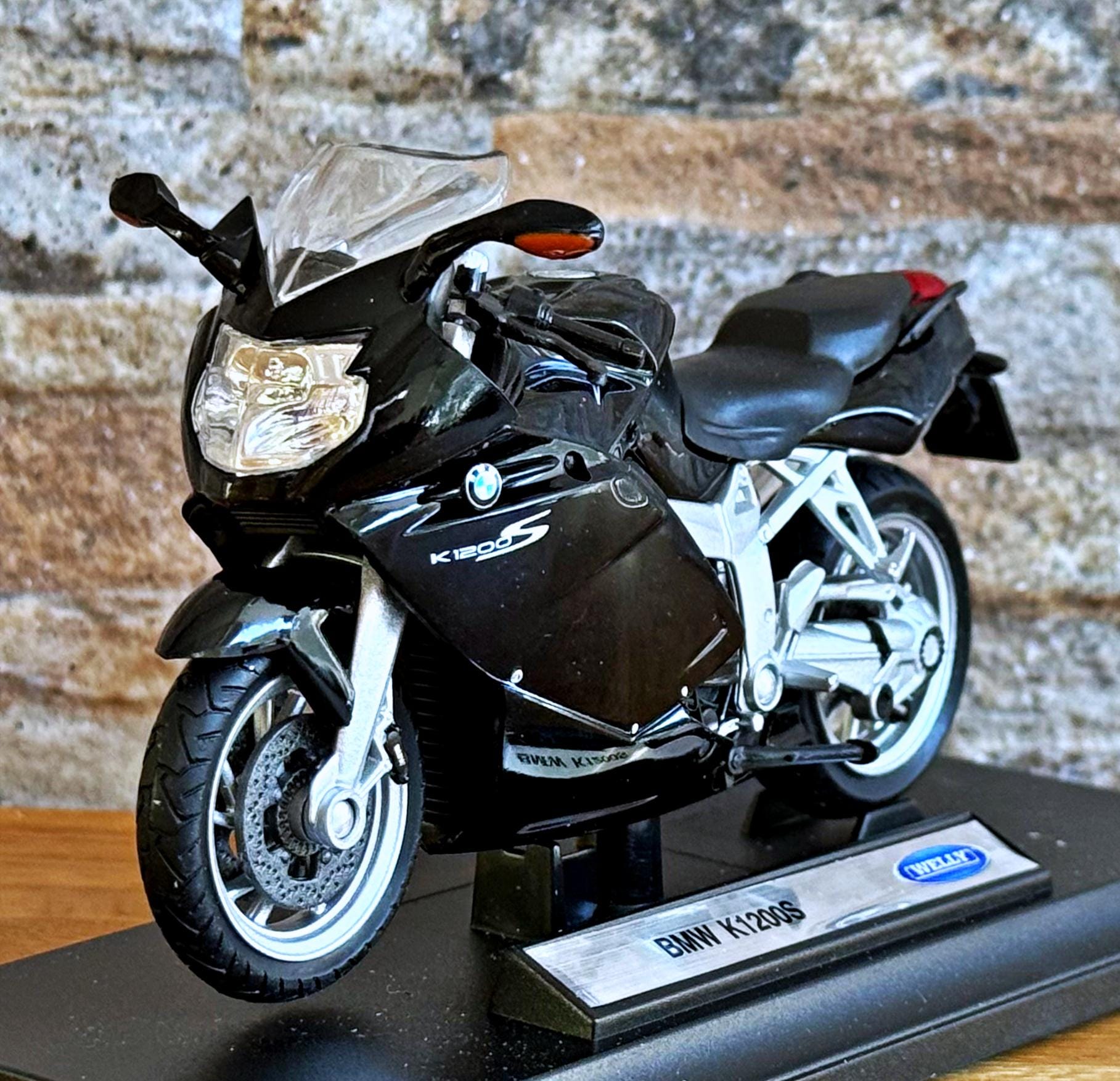 BMW K1200S , Scale 1/18, Model Motorcycle, 1/18 Diecast