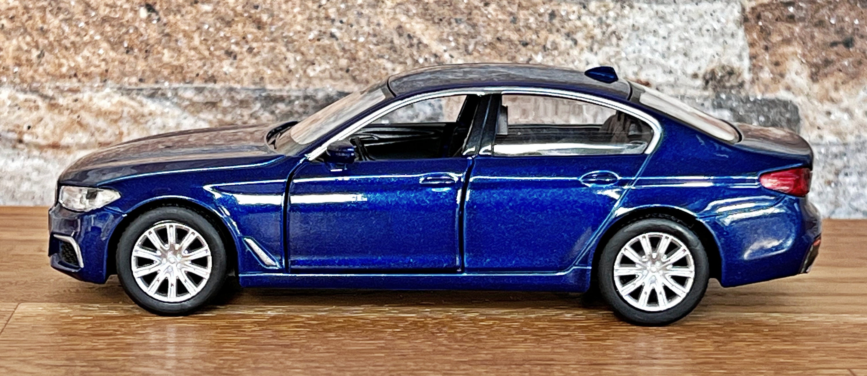 BMW M550i 2017 | Diecast Car | 1/36 Diecast Model Car | 1/36